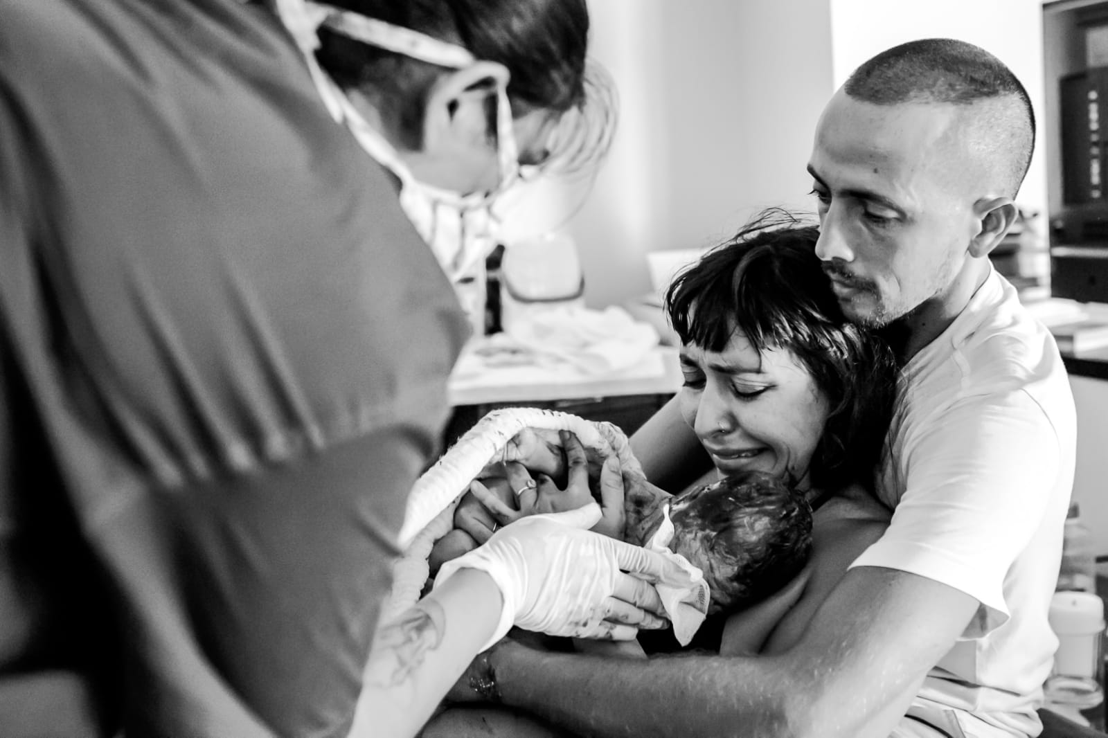 Parto en Casa, con mamá, papá y bebé.
